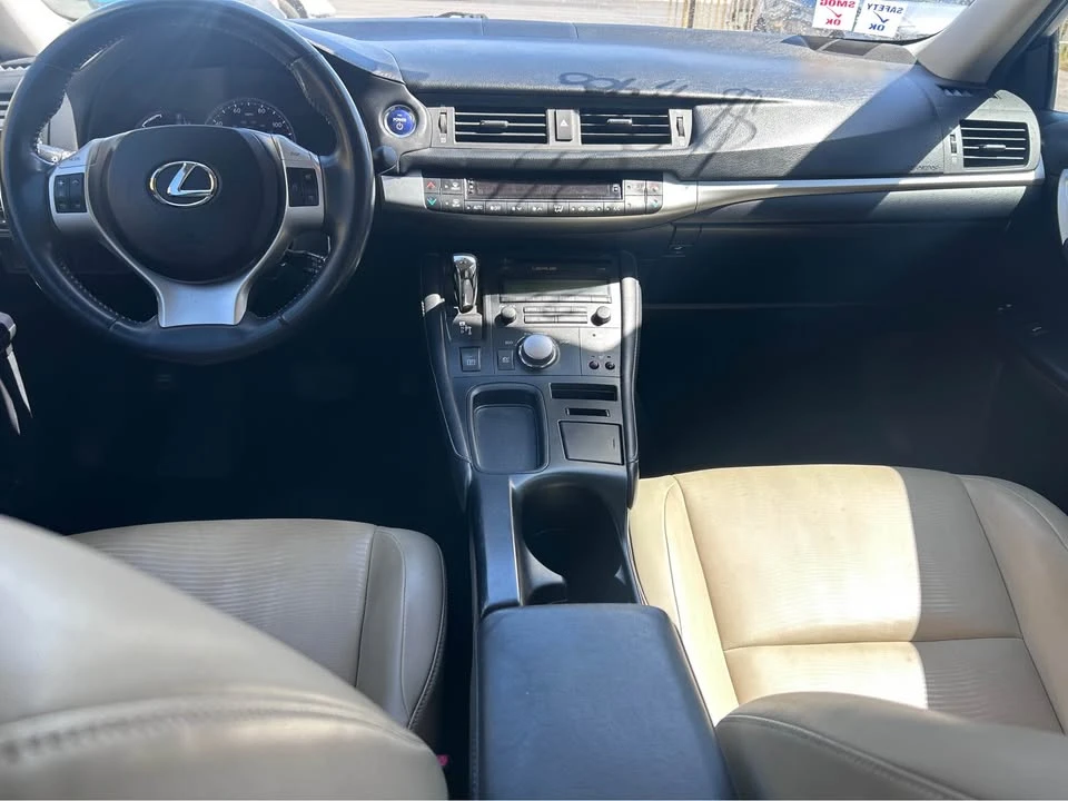 2011 Lexus CT - Image 5 of 10