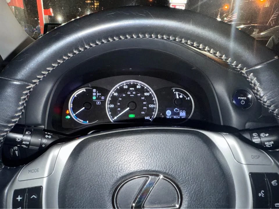 2011 Lexus CT - Image 7 of 10