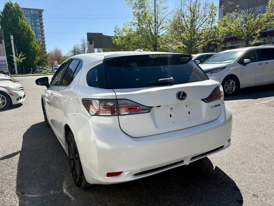 2011 Lexus CT - Image 7 of 19