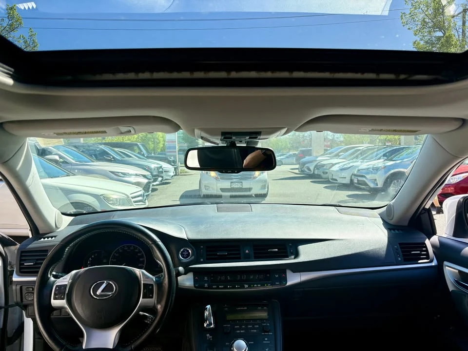 2011 Lexus CT - Image 9 of 19