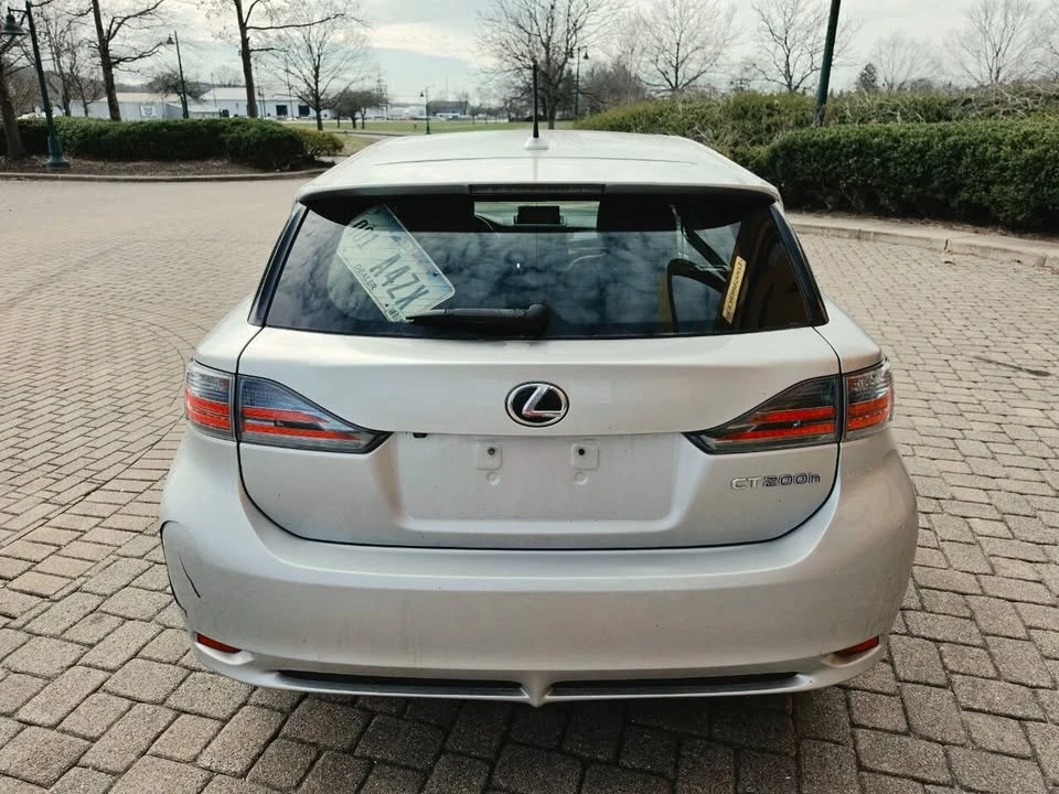 2011 Lexus CT - Image 13 of 17