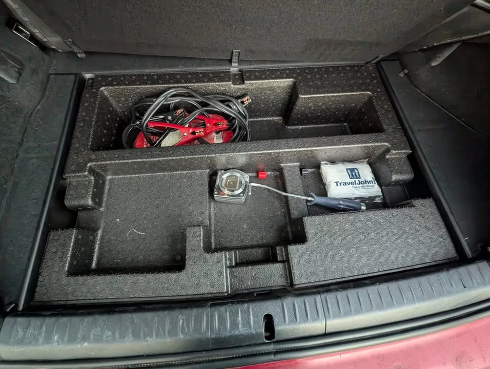 2011 Lexus CT - Image 11 of 18