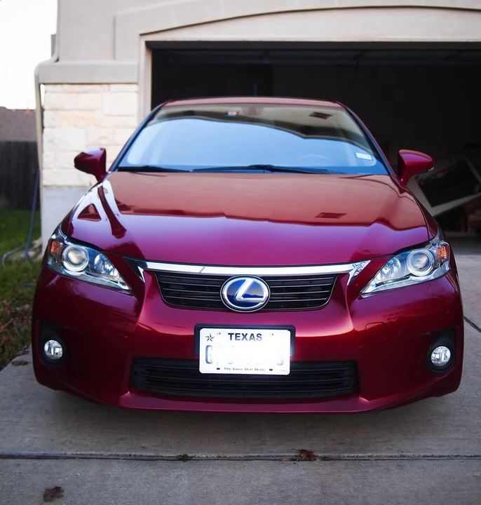 2011 Lexus CT - Image 2 of 18