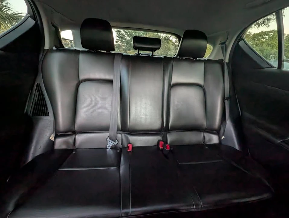2011 Lexus CT - Image 9 of 18