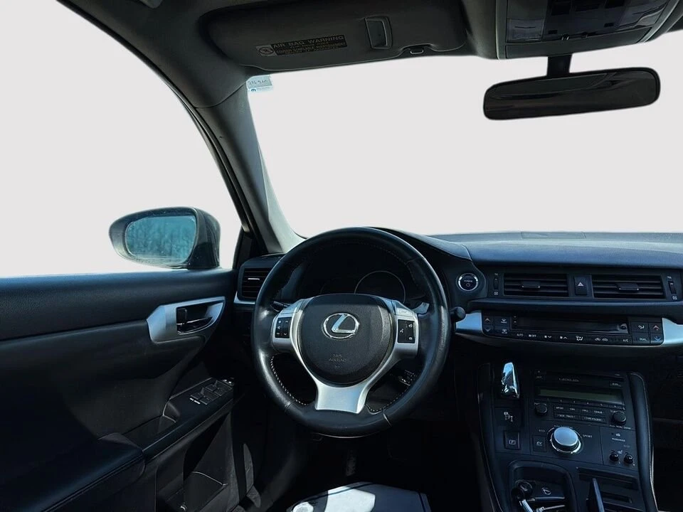 2011 Lexus CT - Image 17 of 18