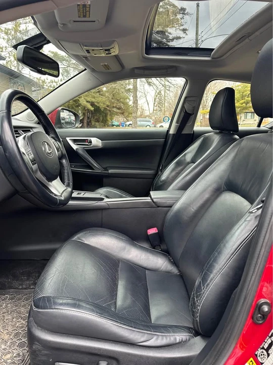 2011 Lexus CT - Image 14 of 20