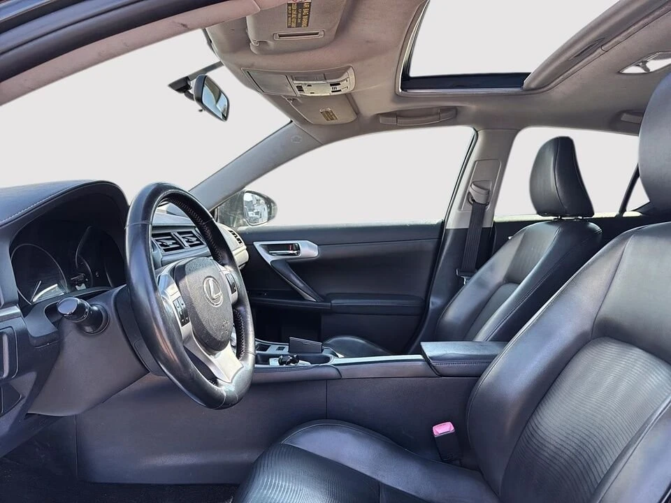 2011 Lexus CT - Image 12 of 18