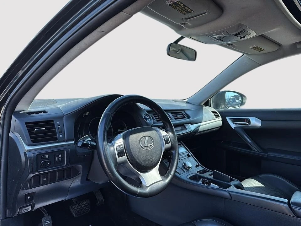 2011 Lexus CT - Image 11 of 18