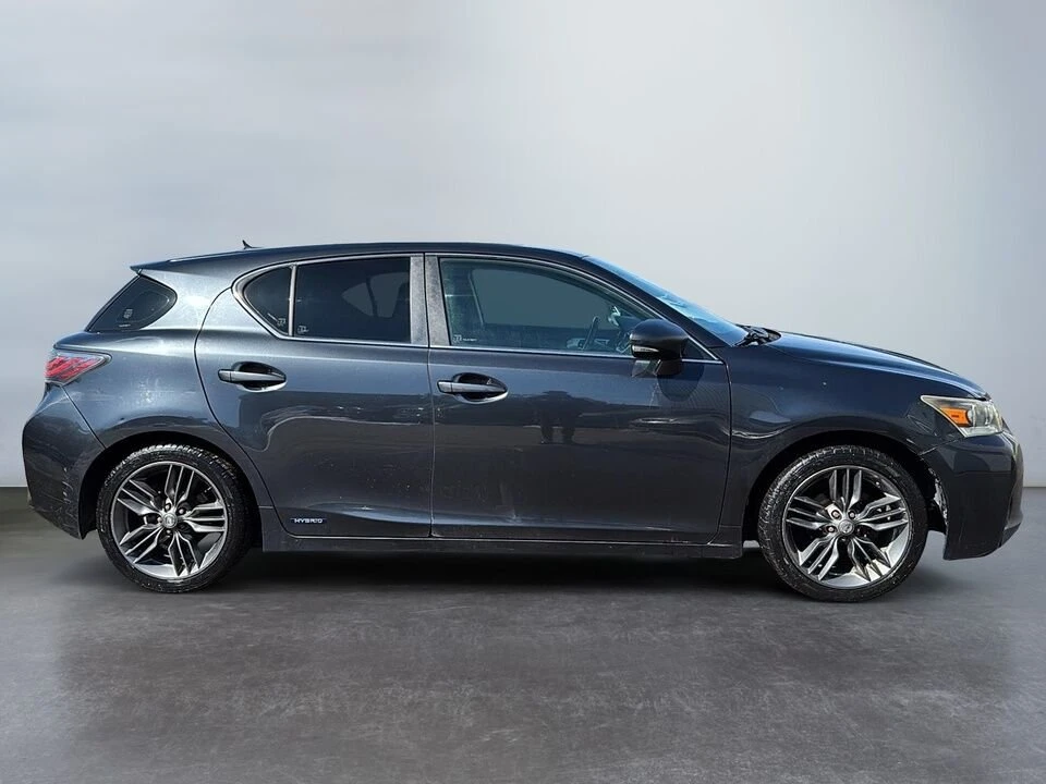 2011 Lexus CT - Image 9 of 18