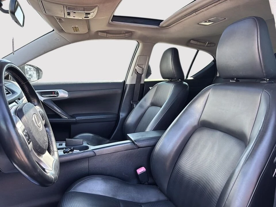2011 Lexus CT - Image 13 of 18