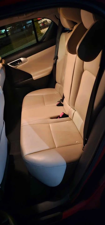 2011 Lexus CT - Image 8 of 8