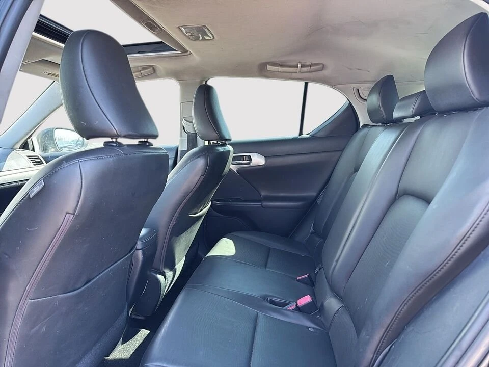 2011 Lexus CT - Image 18 of 20