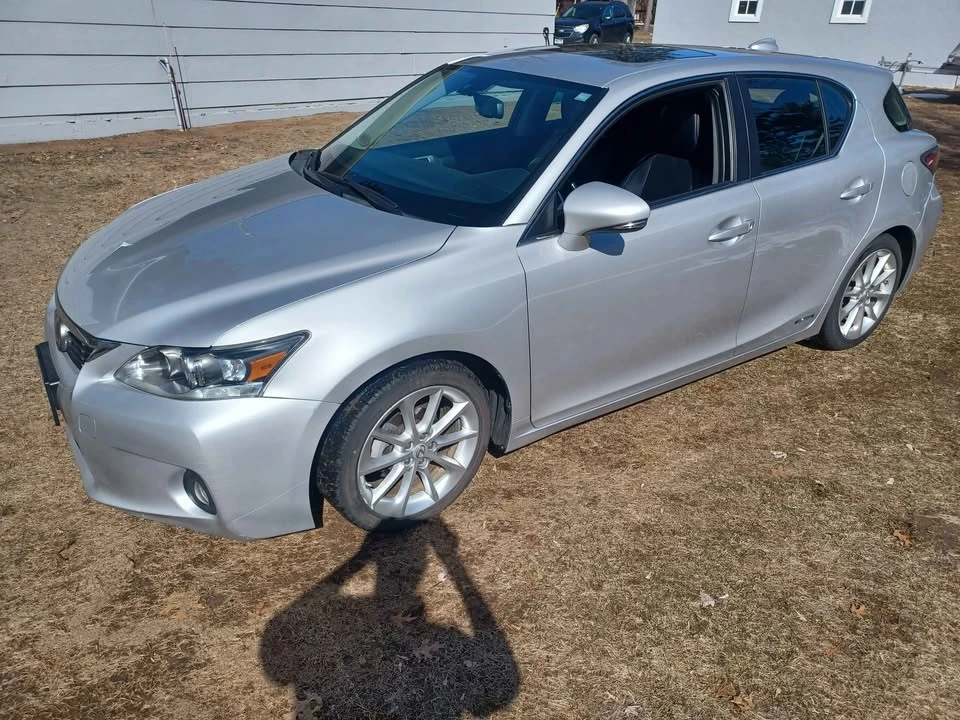 2011 Lexus CT - Image 3 of 12