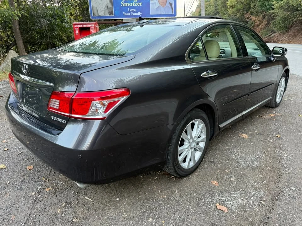 2011 Lexus ES 4th Gen - Image 5 of 19