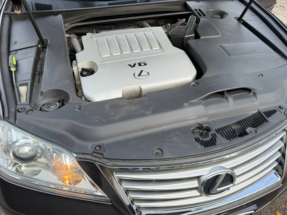 2011 Lexus ES 4th Gen - Image 16 of 19