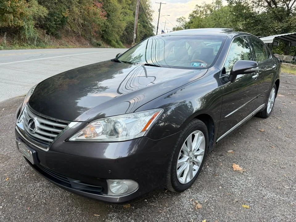 2011 Lexus ES 4th Gen - Image 2 of 19