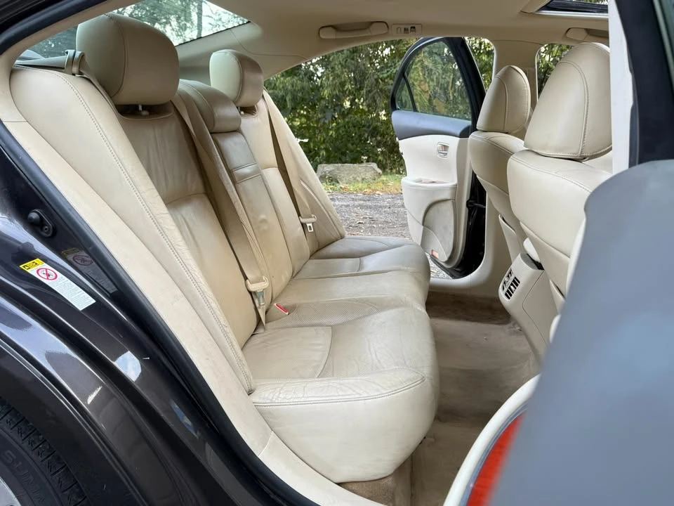 2011 Lexus ES 4th Gen - Image 14 of 19