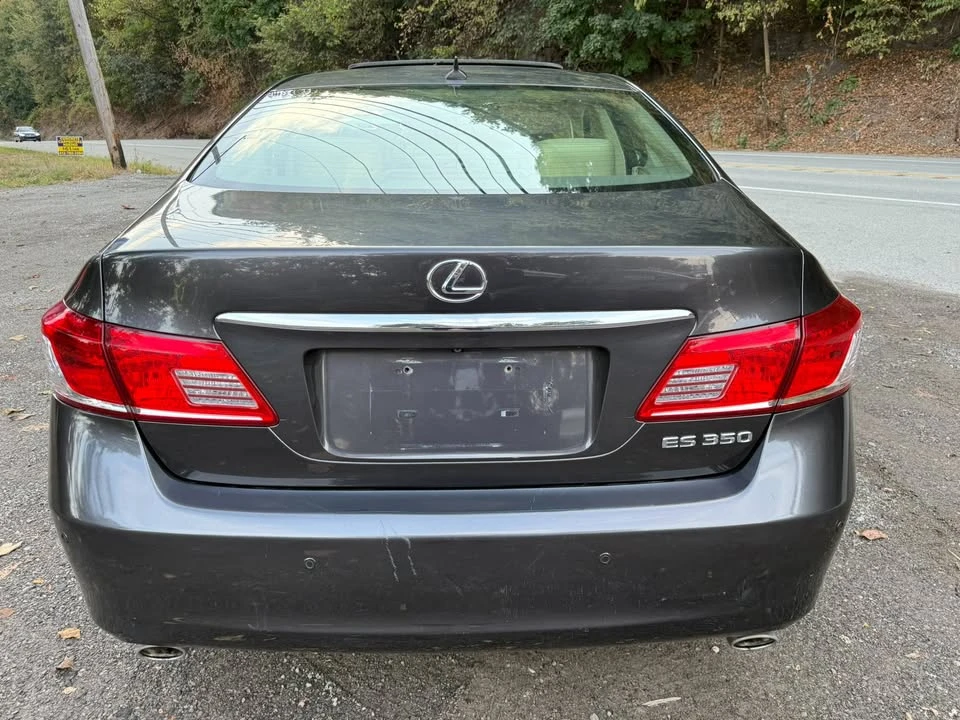2011 Lexus ES 4th Gen - Image 6 of 19