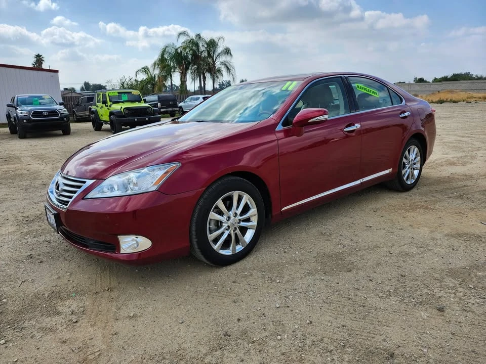 2011 Lexus ES 5th Gen - Image 2 of 19