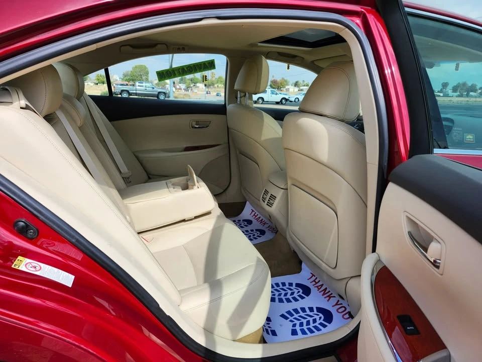 2011 Lexus ES 5th Gen - Image 13 of 19