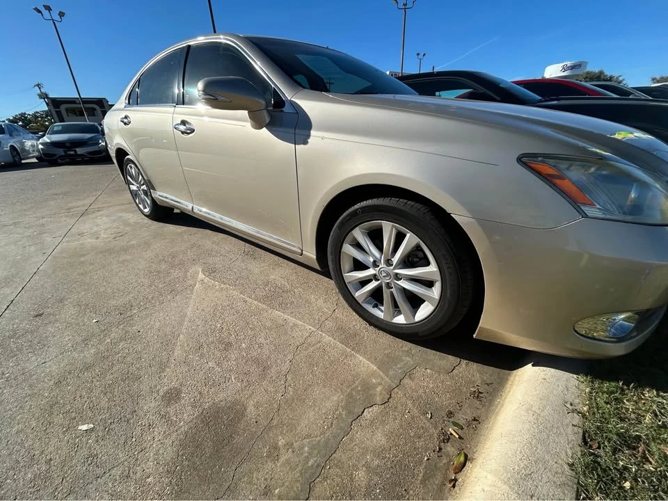 2011 Lexus ES 4th Gen - Image 13 of 13