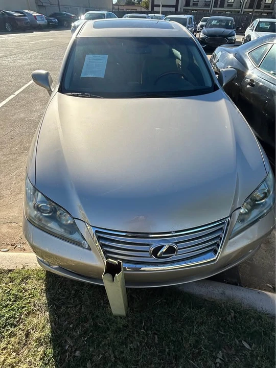 2011 Lexus ES 4th Gen - Image 8 of 13