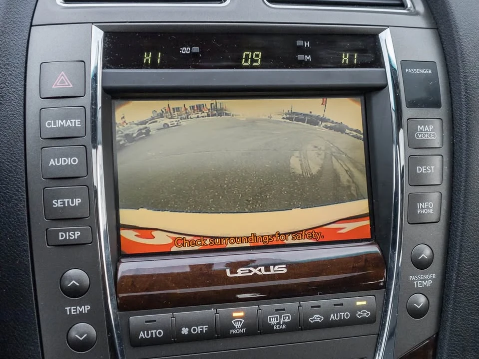 2011 Lexus ES 4th Gen - Image 9 of 16