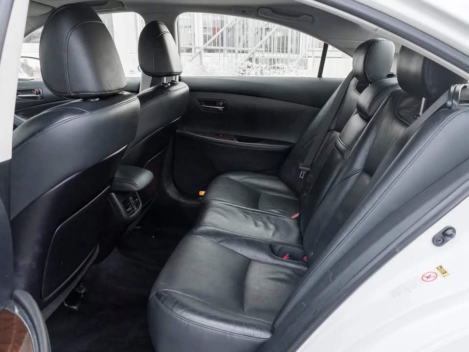 2011 Lexus ES 4th Gen - Image 14 of 16