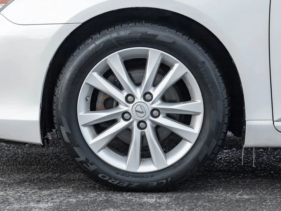 2011 Lexus ES 4th Gen - Image 3 of 16