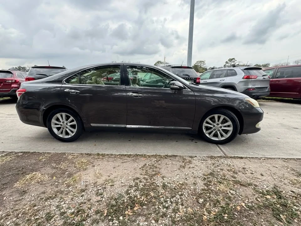 2011 Lexus ES 5th Gen - Image 4 of 20