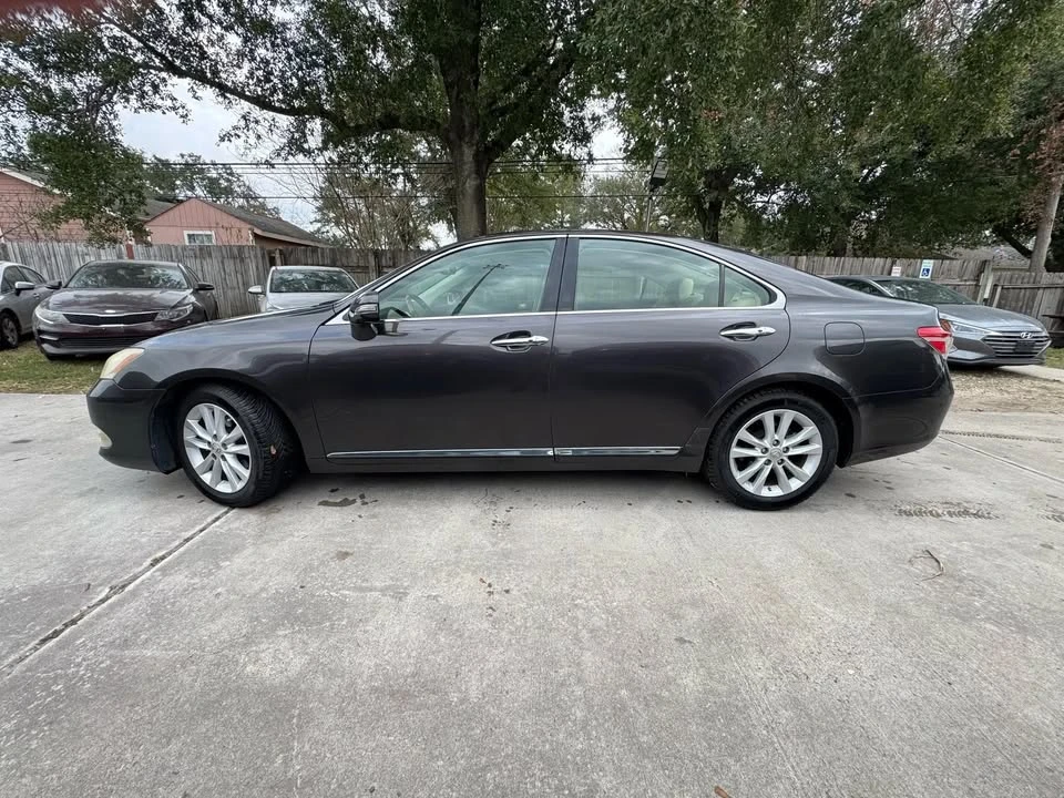 2011 Lexus ES 5th Gen - Image 8 of 20