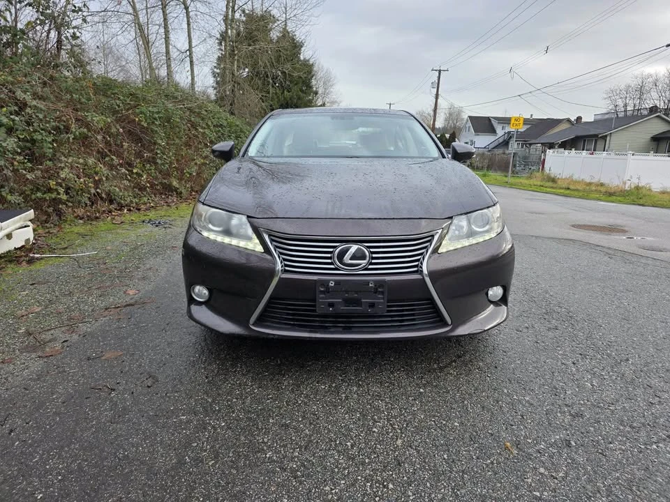 2011 Lexus ES 5th Gen - Image 3 of 12