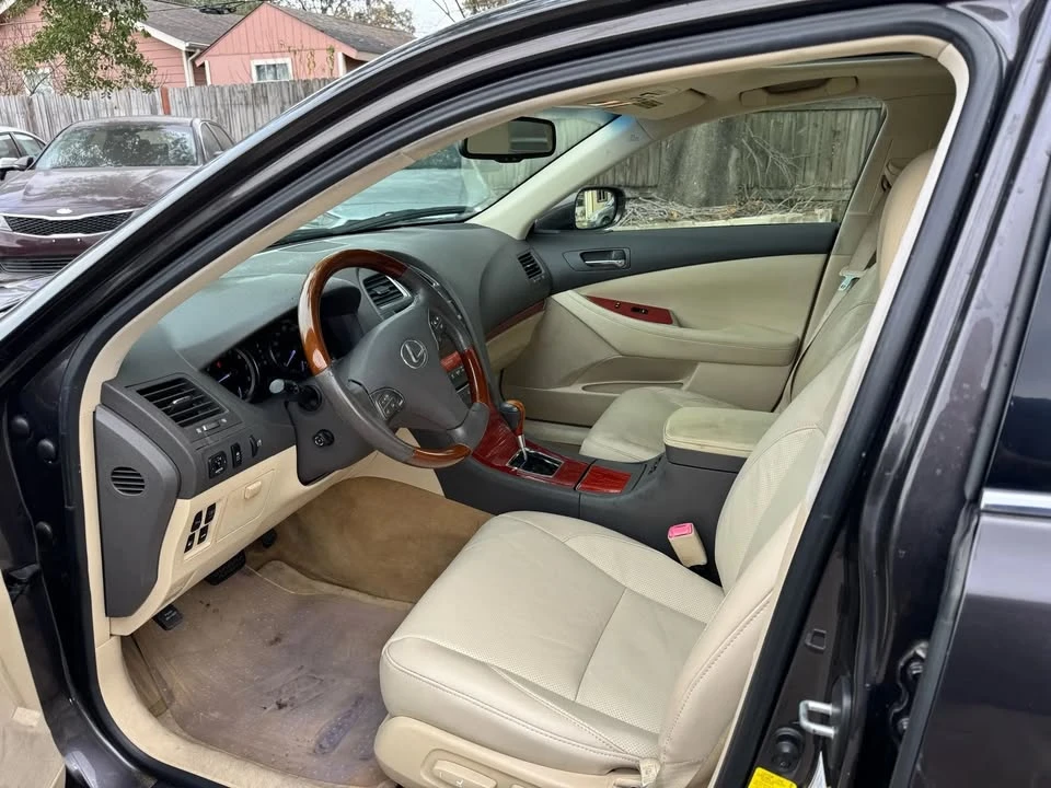 2011 Lexus ES 5th Gen - Image 10 of 20