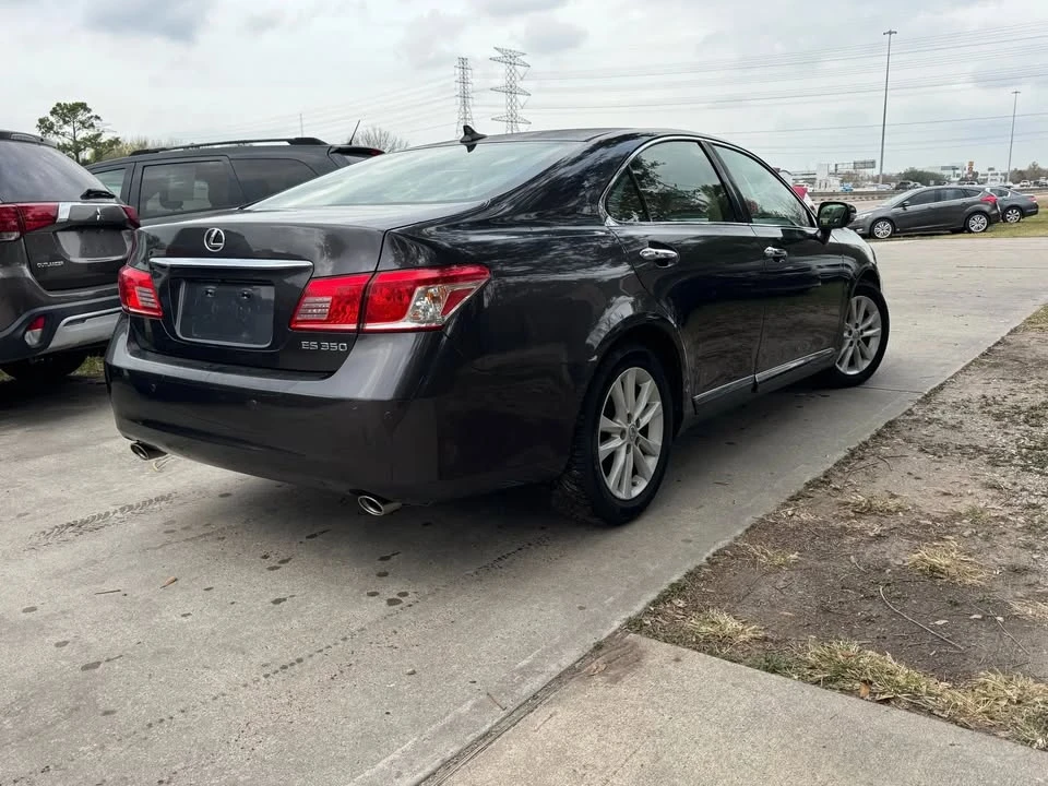 2011 Lexus ES 5th Gen - Image 5 of 20