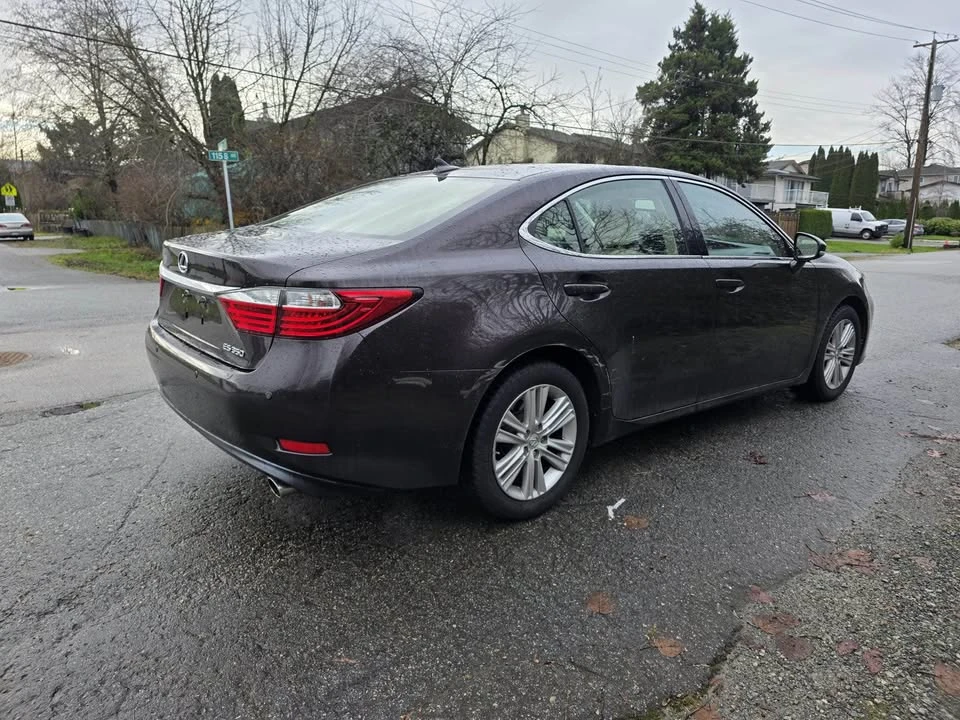 2011 Lexus ES 5th Gen - Image 6 of 12