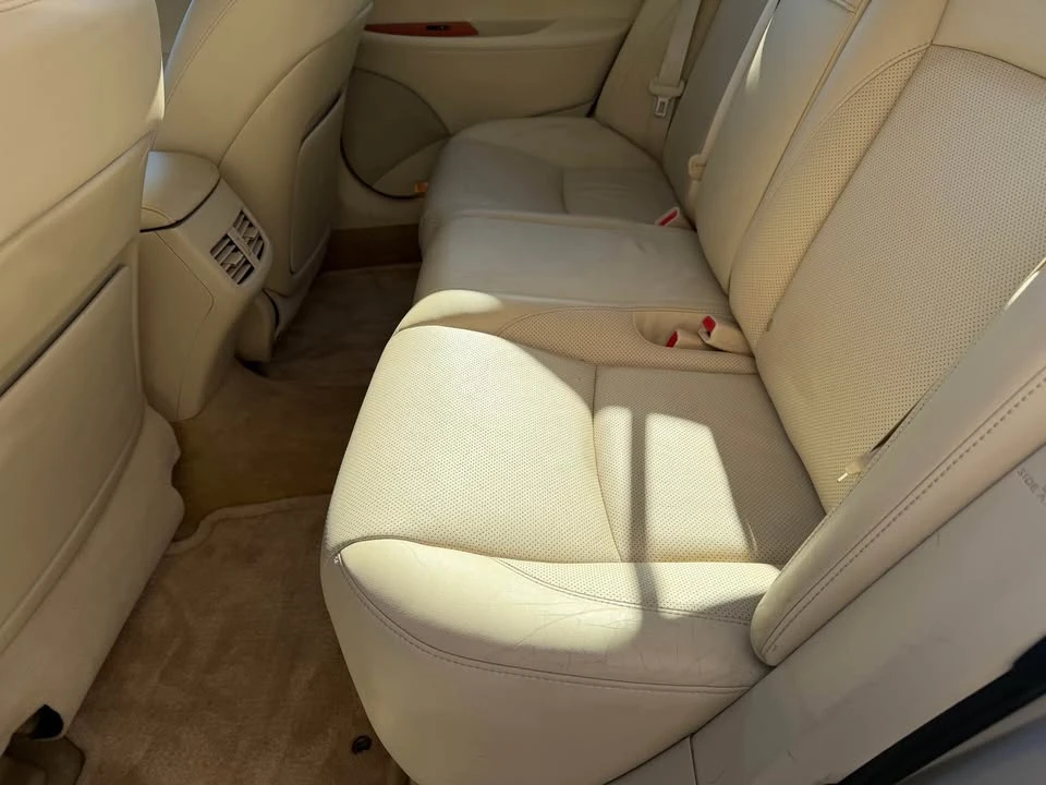 2011 Lexus ES 4th Gen - Image 8 of 10