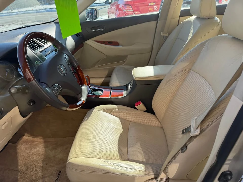 2011 Lexus ES 4th Gen - Image 7 of 10