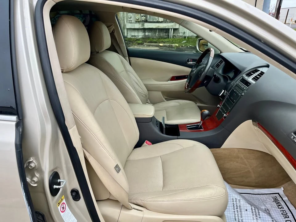 2011 Lexus ES 5th Gen - Image 5 of 15