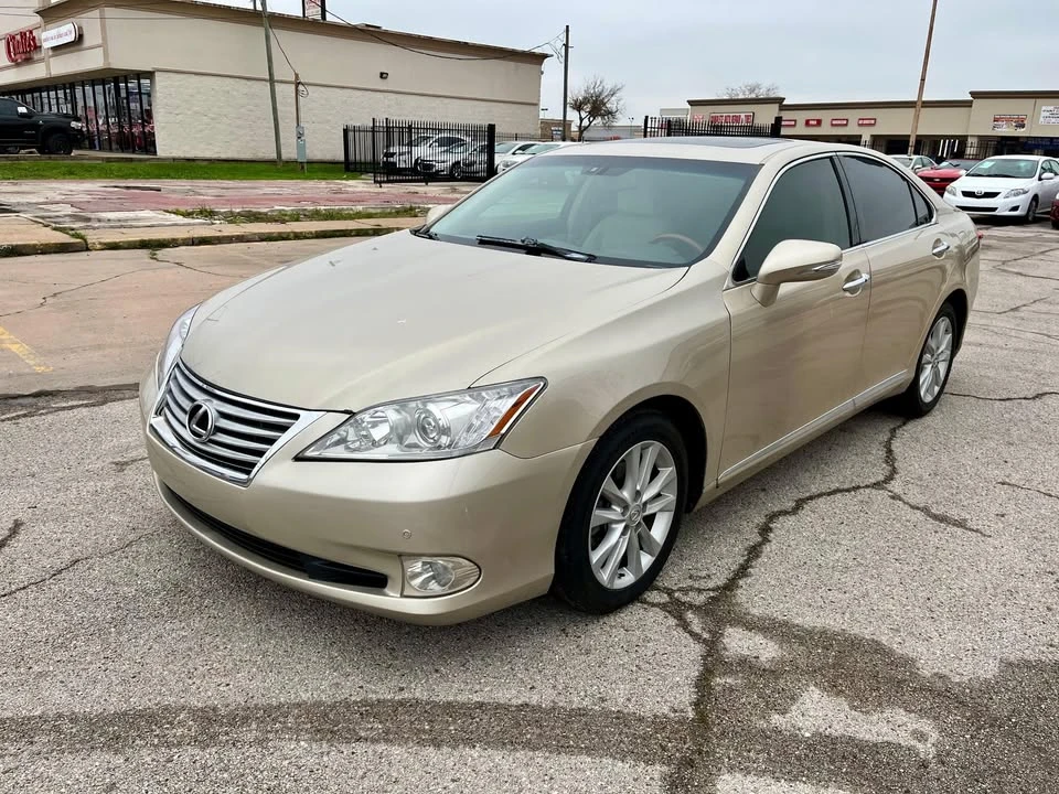 2011 Lexus ES 5th Gen - Image 2 of 15