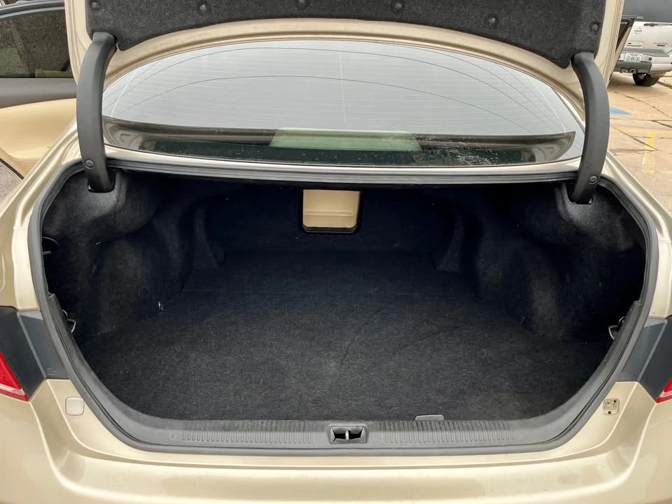 2011 Lexus ES 5th Gen - Image 15 of 15