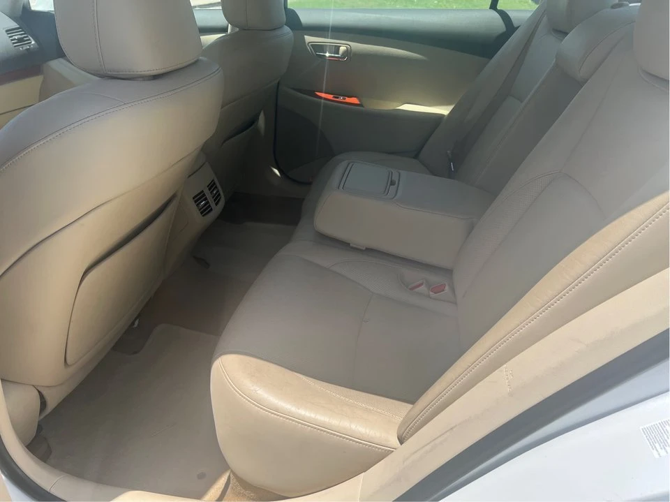 2011 Lexus ES 4th Gen - Image 7 of 17