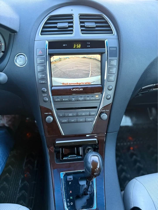 2011 Lexus ES 4th Gen - Image 7 of 18