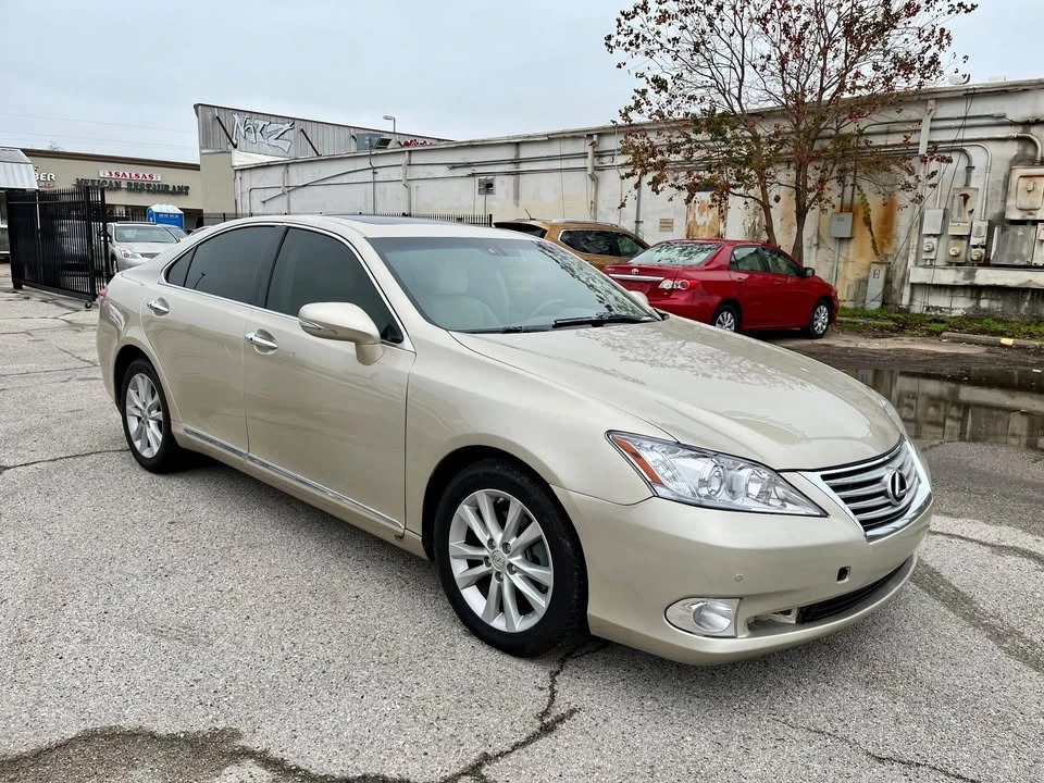 2011 Lexus ES 5th Gen - Image 6 of 15