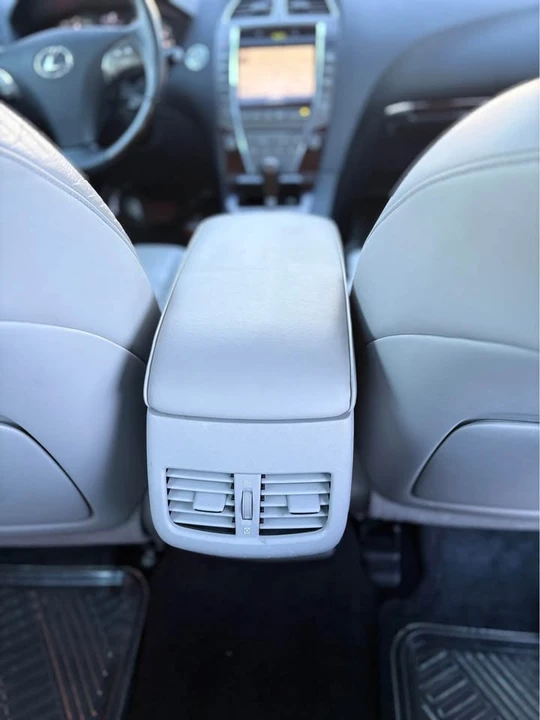 2011 Lexus ES 4th Gen - Image 14 of 18