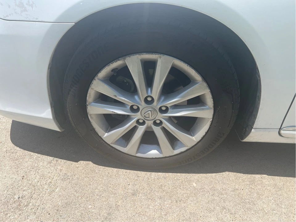 2011 Lexus ES 4th Gen - Image 11 of 17