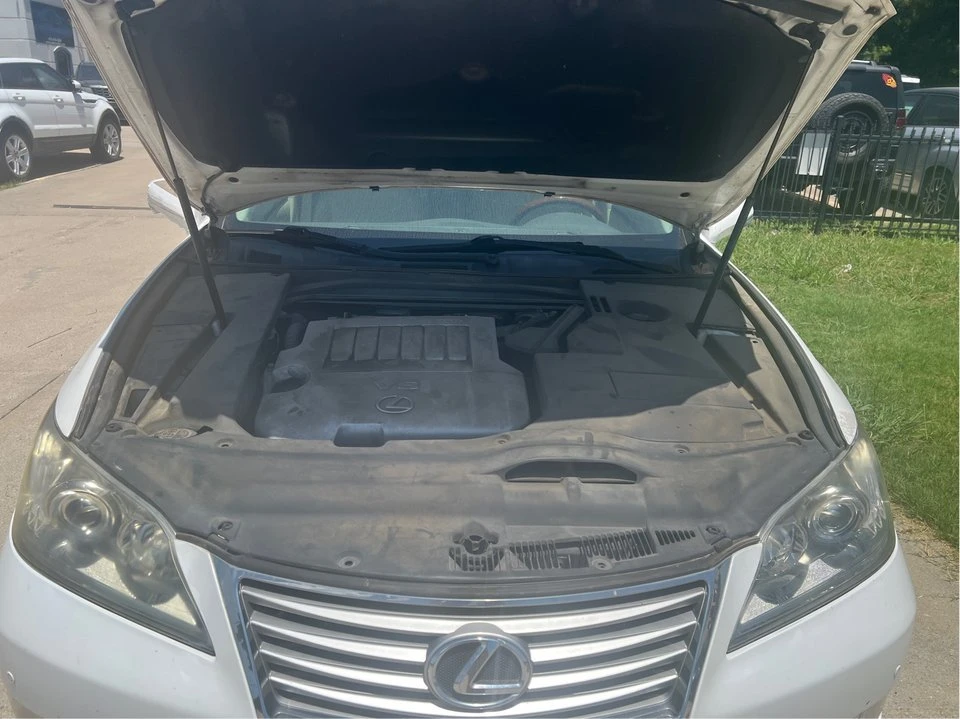 2011 Lexus ES 4th Gen - Image 8 of 17