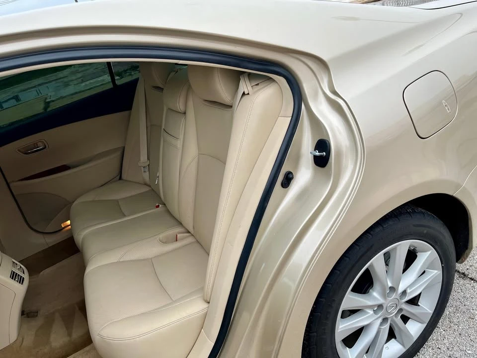 2011 Lexus ES 5th Gen - Image 7 of 15