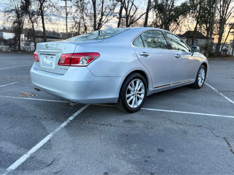 2011 Lexus ES 4th Gen - Image 5 of 18