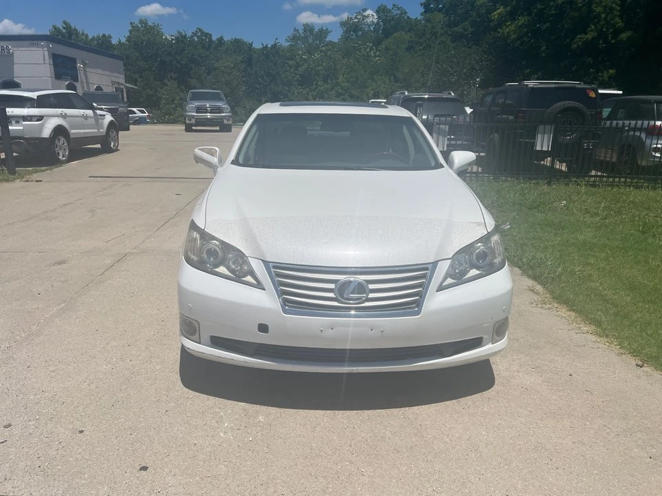2011 Lexus ES 4th Gen - Image 2 of 17