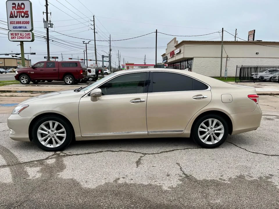 2011 Lexus ES 5th Gen - Image 8 of 15